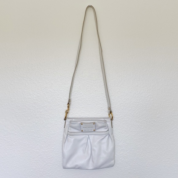 MARC JACOBS ‘Asa' Crossbody Bag in White - Picture 2 of 7